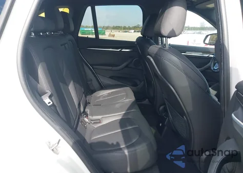 2017 BMW X1 xDrive28I из США, поврежденный, VIN WBXHT3C38H5F81320